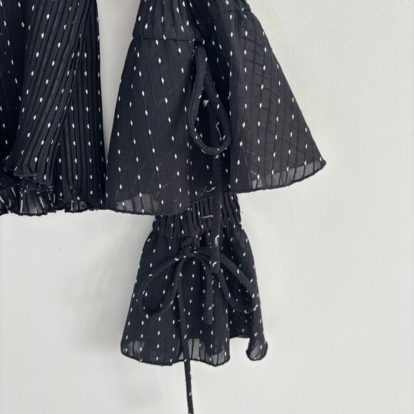 Kaelyn-Max Black Off-Shoulder Top with Bell Sleeves Size XL - Picture 11 of 12